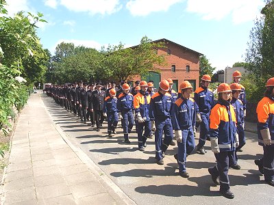 Amtswehrfest 2009 in Fuhlenhagen - Marsch durch Fuhlenhagen
