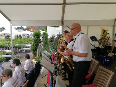 Möhnsener Musikanten bei der Veranstaltung Sommerlust in der Baumschule Riechers in Braak