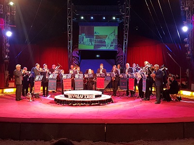 Möhnsener Musikanten vor 3000 Zuschauern im Circus Krone in Hamburg