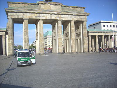 Feierliches Gelöbnis vor dem Berliner Reichstag 2009 - Brandenburger Tor