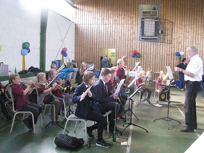 Vororchester der Möhnsener Musikanten beim Kinderfest