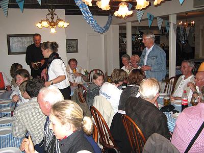 6. zünftiges Oktoberfest in Basthorst 2010 mit dem Musikzug Möhnsen - Norbert findet anerkenndende und lobende Worte