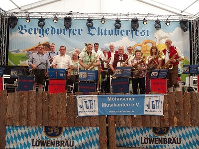 Möhnsener Musikanten auf dem größten Hamburger Oktoberfest in HH-Bergedorf