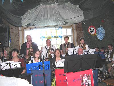 Musikzug Möhnsen beim 1.Oktoberfest in Kasseburg