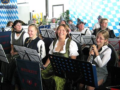 4. Oktoberfest im Autohaus Riegel in Trittau mit dem Musikzug Möhnsen