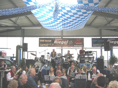 Oktoberfest 2012 im Autohaus Riegel in Trittau mit den Möhnsener Musikanten