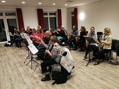 Probe der Bläserklasse der Möhnsener Musikanten im Dorfgemeinschaftshaus Möhnsen