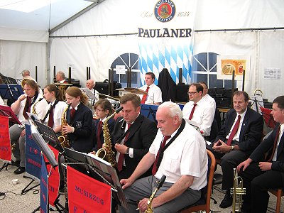 Musikzug Möhnsen spielte auf der 52. Internationalen Ruderregatta in Ratzeburg - Bild anklicken zum Vergrößern