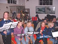 Jugendblasorchester Sachsenwald FF Möhnsen auf dem Weihnachtsmarkt Gut Basthorst - Bild anklicken zum Vergrößern