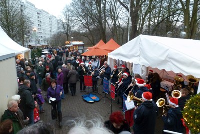 Möhnsener Musikanten auf dem  Weihnachtsmarkt in Glinde 2013